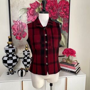 Breeches Women's Buffalo Plaid Wool Button-Down Sleeveless Vest Red Black Size 4